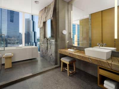1 King Bed City View Deluxe