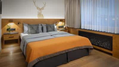 Deluxe Room, 1 King, South & Garden View