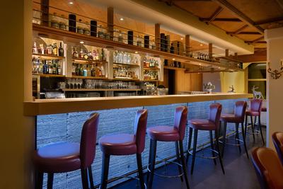 Hotel Bar