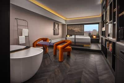 TUB Room