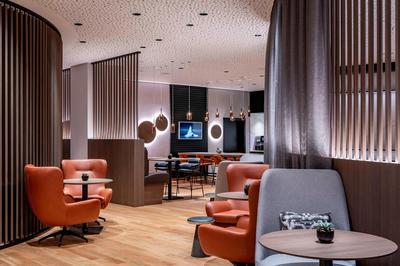 M Club Lounge