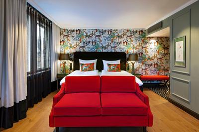 Corner King Room