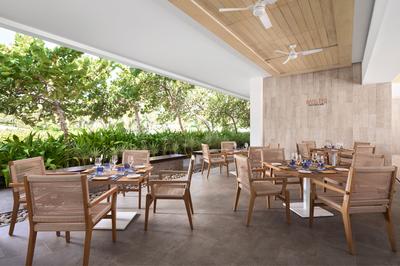 Hang Ten Beach Bar & Grilll