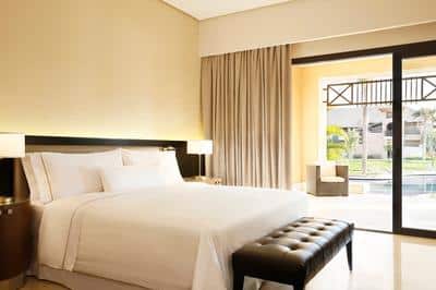 Superior Pool View Room, 1 King