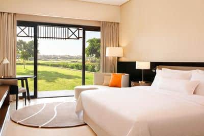 One Bedroom Suite, 1 King, Poolside