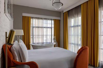 Deluxe Chamber One Bedroom Suite