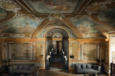 Hall of Railings