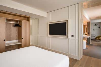 Premium Suite
