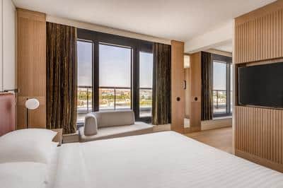 Executive Superior, Balcony