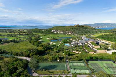 Tennis and Padel Courts