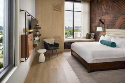 Deluxe Corner Room