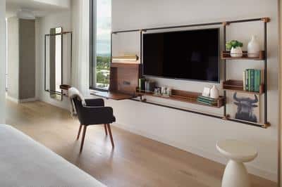 Deluxe Corner Room