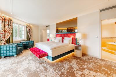 Corner Suite