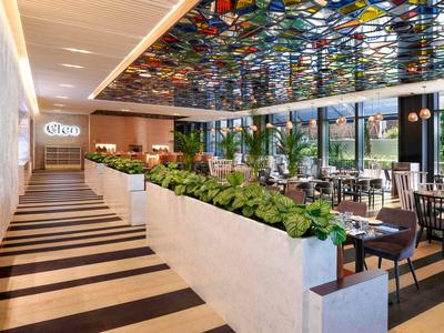 Cleo Restaurant