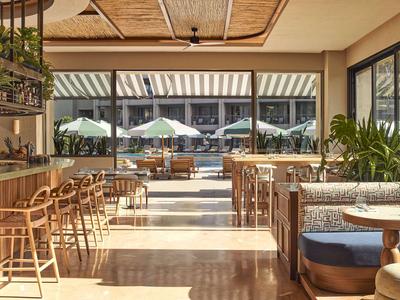 Bungalow Pool Bar