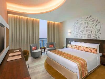 Deluxe One Bedroom Suite, Club Lounge Access