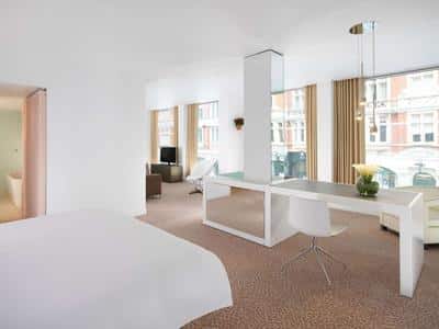 Corner Suite