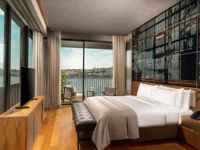One Bedroom Premium Terrace Suite Sea View