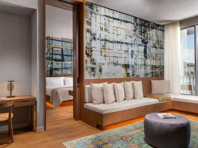 One Bedroom Premium Suite Partial Sea View