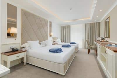 Kamelia Deluxe Triple Room