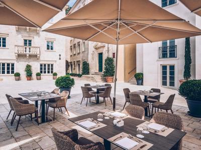 Piazza Restaurant