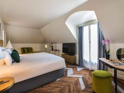 Deluxe Suite