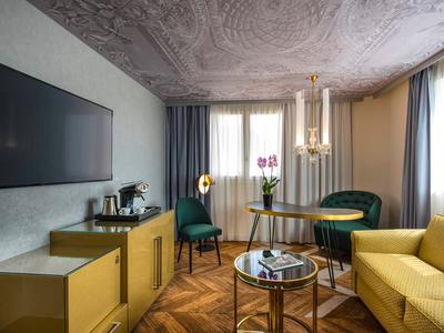 Suite