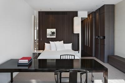 1 King Bed Deluxe City View