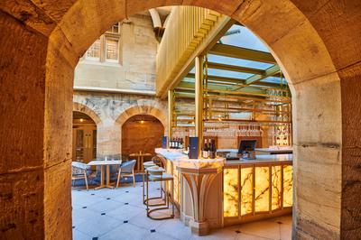 Cloisters Restaurant and Bar