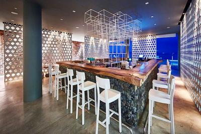 Aqua Bar
