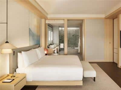 Fairmont Gold Signature Suite