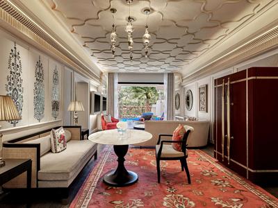 Deluxe Suite with Plunge Pool