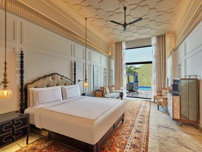 Signature Room With Plunge Pool And Cabana