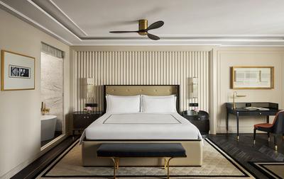 Signature Gold Room