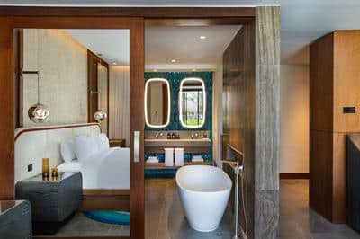 W Suite, Tropical View