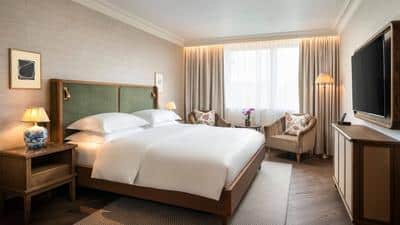 1 King Bed