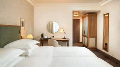 2 Twin Beds