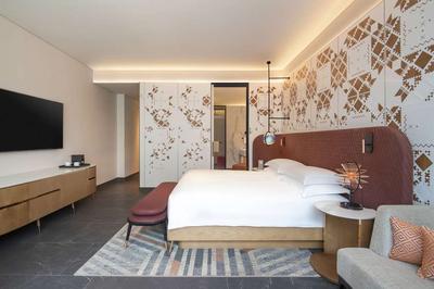 1 King Bed Sea View