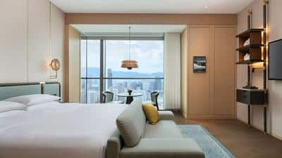 1 King Bed