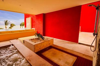Butler Service Chairman 3 Bedroom Signature Suite