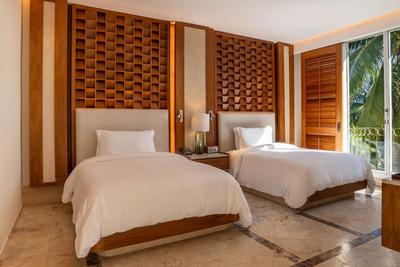 Master Oceanfront Signature Suite, 2 Queen