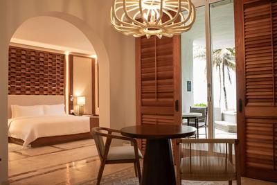 Master with Private Pool Signature Suite, 1 King, Oceanfront