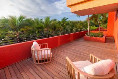 Butler Service Chairman 2 Bedroom Signature Suite