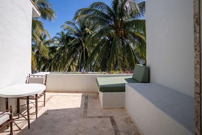 Master Oceanfront Signature Suite, 2 Queen
