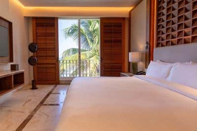 Master Oceanfront Signature Suite, 1 King