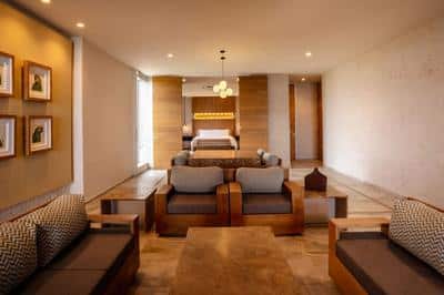 Butler Service Chairman Signature Suite