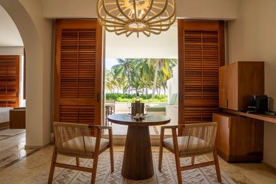 Master with Private Pool Signature Suite, 2 Queen, Oceanfront
