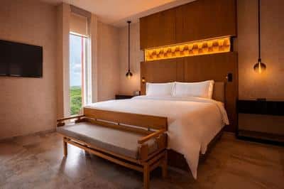 Butler Service Chairman Signature Suite