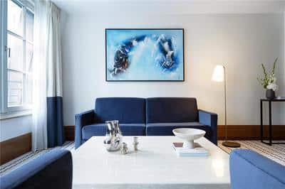 Queen Junior Suite