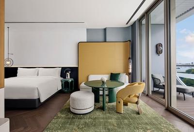 King Deluxe Room River Room